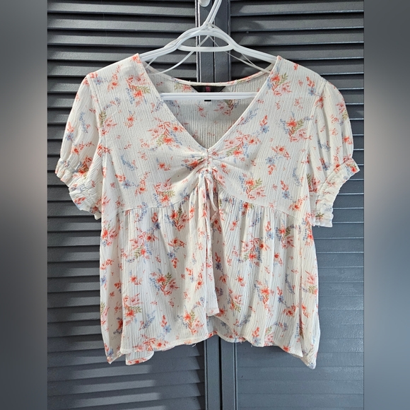 A Bundle of 2 - NOBO Summer Crop (Size L) & Lucky Brand Jeans (Size 12) - Picture 8 of 11